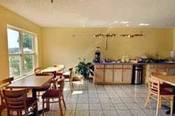 Hotel TRAVELODGE LAKE PARK VALDOSTA (Lake Park)